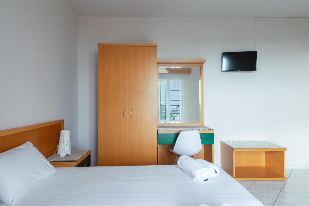 Naftilos Studios room 1