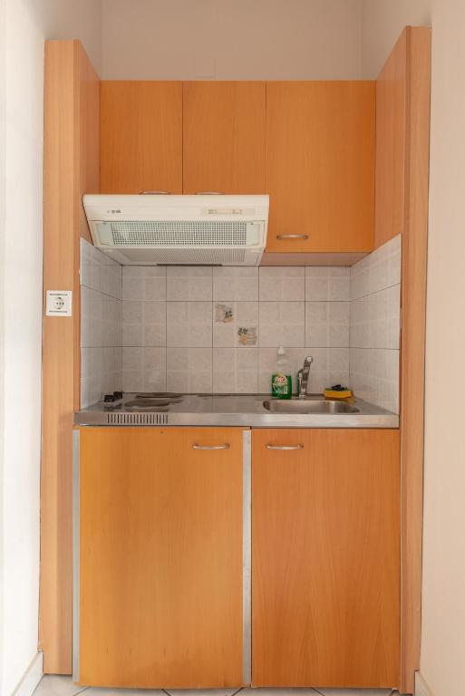 Naftilos Studios room 2