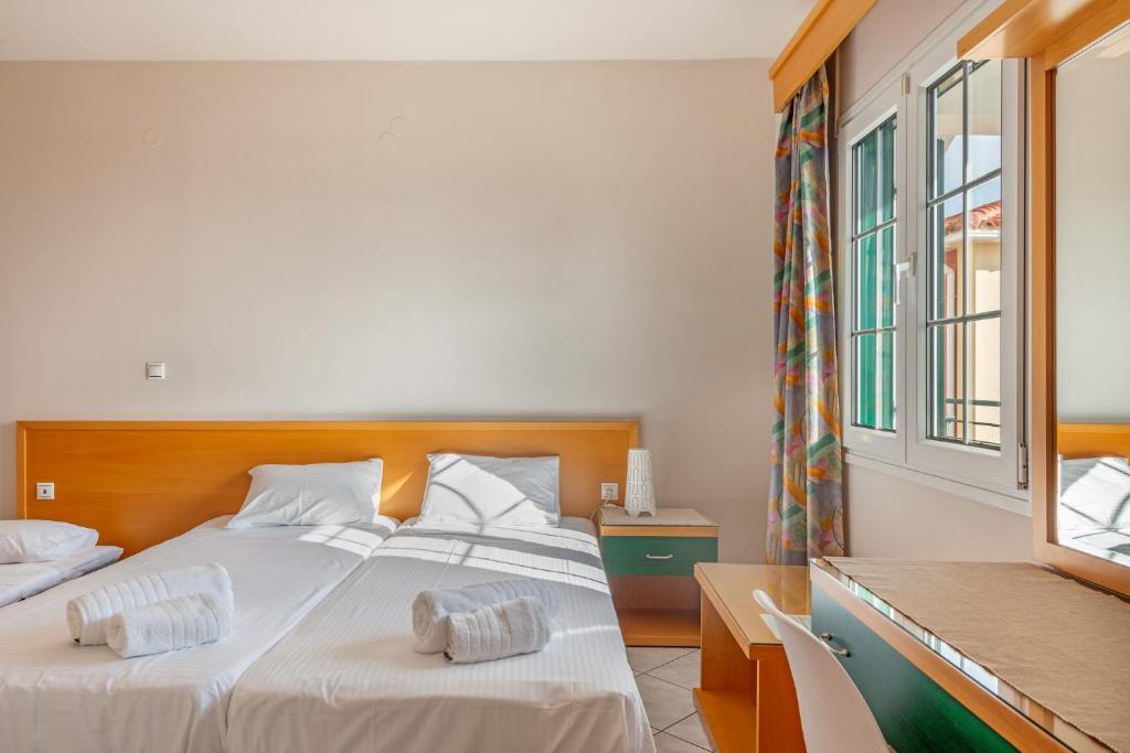 Naftilos Studios room 3